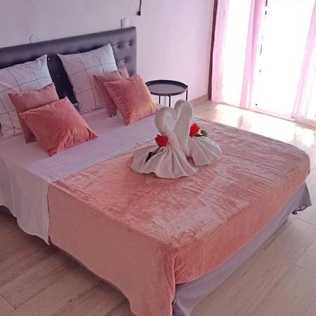 Duplex Rose Porcelaine - Vue Mer- Malendure ブイヤント エクステリア 写真